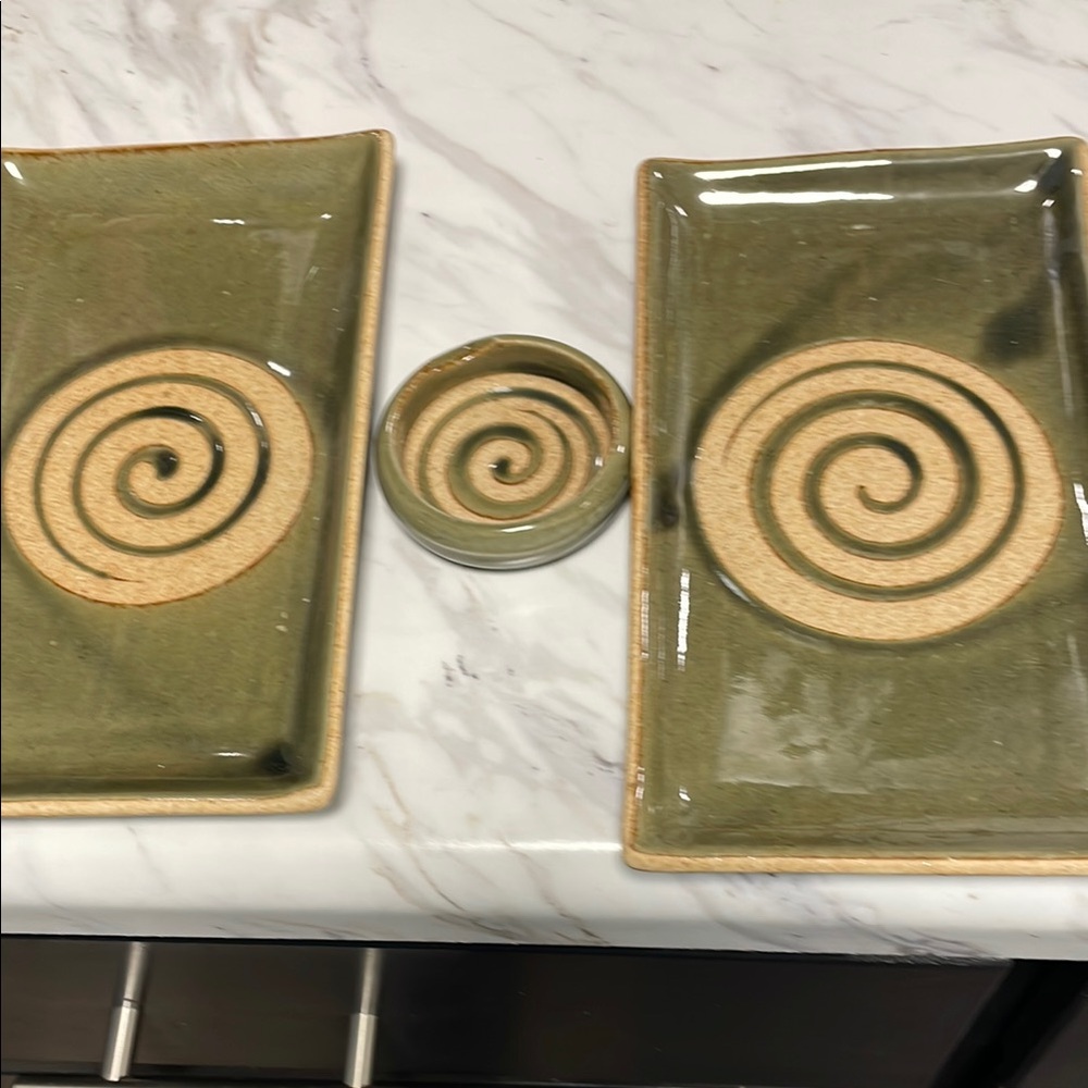 Green Spiral Ceramic Dish Set perfect for small gatherings 2 trays and sauce hld